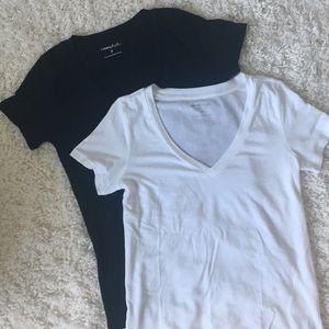 2 Super Soft Slim V-Neck Tees